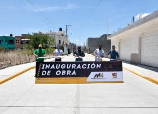 Entregan trabajos de pavimentación de las calles Alaska y Querétaro en Moroleón.