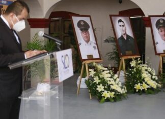 Brindan homenaje a policías caídos en Silao