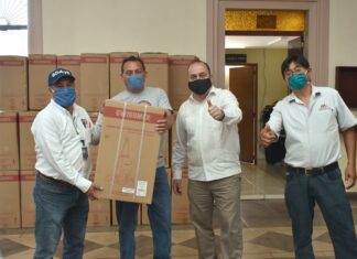 Presidencia municipal de Moroleon entrego 80 mochilas aspersoras a productores del campo.