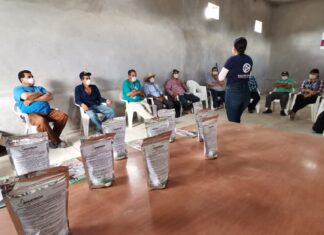 Administración municipal de Salvatierra entrego plaguicidas a productores del campo.