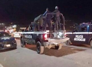Reportan enfrentamiento entre civiles y policías en Huandacareo durante la madrugada de este viernes, con saldo de un policía muerto y varios civiles detenidos.