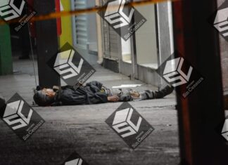 Comando armado ejecuta a un hombre en plena zona centro de Moroleon.