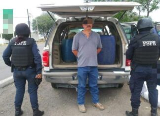 Elementos de las FSPE detuvieron a un hombre que transportaba 290 litros de hidrocarburo de procedencia ilícita en Valle De Santiago