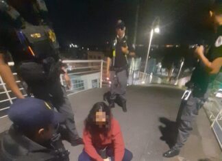 Tránsitos en León salvan a mujer que atentaba con su vida en El Malecón del Río.