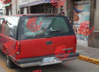 Motosicarios atacan a balazos a Subcomandante y su escolta de la policía municipal de Moroleon en Valle de Santiago.