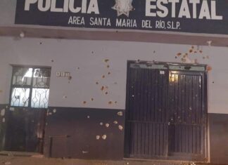 Rafaguean base de policía estatal en San Luis Potosí.