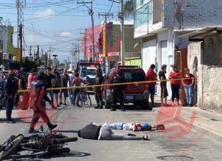 Ejecutan a dos hombres que viajaban en una motocicleta en San Francisco del Rincon.