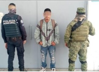 Detienen a motociclista con más de 100 dosis de droga en Celaya.