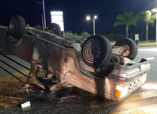 Un hombre resulto lesionado de bala después se huir de dos sujetos que intentaron ejecutarlo, se volcó con la camioneta que conducía, en la Piedad Michoacán.