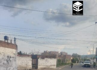 Dos motociclistas fueron atacados a balazos en Moroleon, uno de ellos falleció mientras que el otro fue trasladado grave.