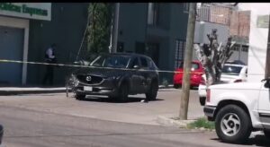 En esta camioneta Mazda, fueron detenidos los agresores