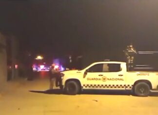 Dos mujeres y un hombre fueron asesinados en el interior de una camioneta en Celaya.