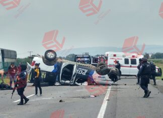 Volcadura de una unidad de las FSPE dejo un saldo de cuatro muertos y once lesionados, en la carretera federal 1110, entre Penjamo y Abasolo.