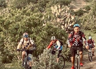 Valle de Santiago registra 40 nuevos casos de COVID 19, mientras el presidente municipal Alejandro Alanis, se divierte con amigos y contratistas «consentidos».