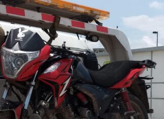 Detienen a tres por robo en agravio del padre de uno de los detenidos.