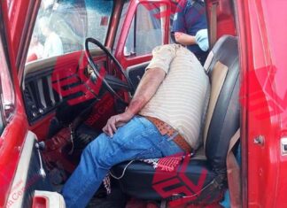 Una persona fue asesinada al interior de la camioneta que conducia en Apaseo El Alto.