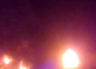Comando armado incendia varios vehículos en la comunidad de La Cruz en Celaya.