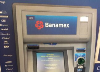 Ciudadanía denuncian el mal funcionamiento de cajeros Banamex desde hace dos semanas en Moroleon.