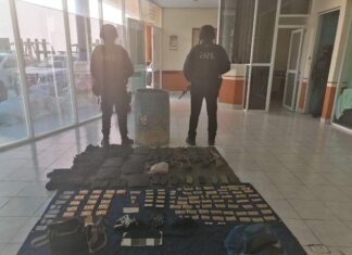 Mil 200 cartuchos de grueso calibre, equipo táctico y un vehículo con reporte de robo se aseguraron en Jerecuaro.