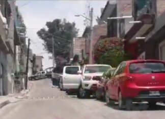 Ejecutan a un hombre en el interior de una camioneta en plena zona centro de Apaseo El Alto.