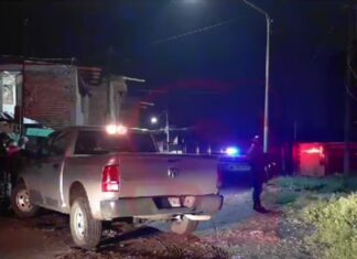 Una pareja fue atacada a balazos en su domicilio, la mujer murió y el hombre fue trasladado grave para su atención médica, en Salamanca.