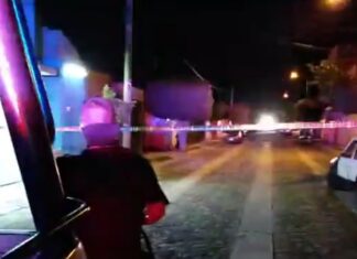 Asesinan a balazos a dos hombres frente a su casa en Celaya.