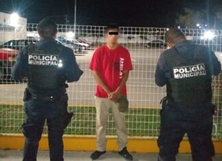 Policía municipal de Celaya detiene a asaltante de una tienda de autoservicio.