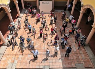 23 niños de comunidades rurales en Salvatierra, fueron beneficiados con una bicicleta para llegar más rápido a su escuela, a través del programa Red Móvil, Ayudame a Llegar.