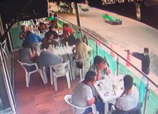 Sicario solitario ejecuta a un hombre en el restaurant bar El Oasis en León.