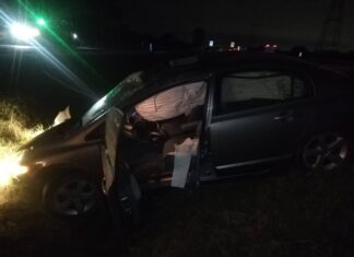 Asaltan a médico en la carretera Leon-Aguascalientes, atravesaron una piedra en la carretera con la que se accidentó.