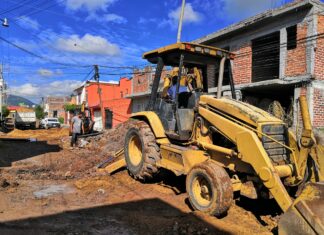 Con una inversión superior a los 4 millones 600 mil pesos, iniciaron los trabajos de rehabilitación de la calle principal en el Fraccionamiento Salvatierra 2000.