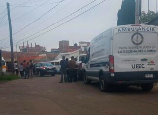 Ejecutan a un hombre en la colonia Santa Cruz de Tarimbaro, Mich. le dejaron una cartulina con un mensaje.