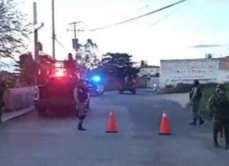 Dos grupos delincuenciales rivales se enfrentaron a balazos en la comunidad de La Luz Texas, en Celaya; hay dos muertos y dos heridos, se habla de muchos más heridos y fallecidos.