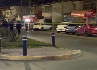 Un muerto y dos heridos en ataque armado en una taquería en León.