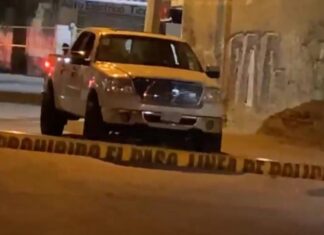 Ejecutan a un hombre abordo de su camioneta en La Floresta, en León.