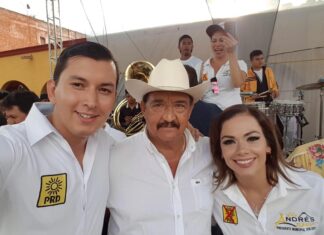 Desbandada de actores políticos del PRD, ahora con MORENA en Valle de Santiago.