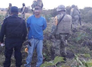 Elementos de las FSPE detuvieron en Moroleón a un sujeto con dos armas de fuego y 30 cartuchos útiles.