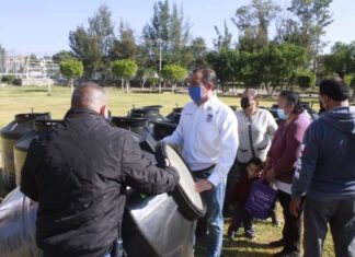 Alejandro Alanis, Alcalde de Valle de Santiago, adicto vividor del erario publico.