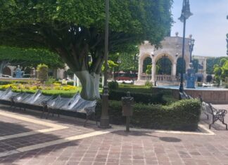 Robo de focos en domicilios de Moroleon y Uriangato genera calles más oscuras y solitarias.