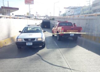 Muere policía auxiliar después de derrapar con la moto que conducía, en Celaya.
