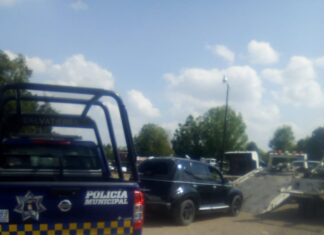 Recuperan vehículo con reporte de robo en Salvatierra.