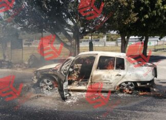 Dos hombres fueron ejecutados al interior del auto donde viajaba, después le prendieron fuego, en Yuriria.
