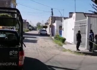 Comando armado ejecuta a dos personas al interior de su domicilio en la colonia Santa Barbara en Celaya, después le prendieron fuego a la vivienda.