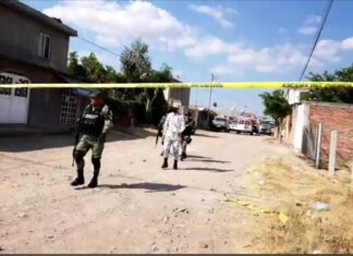 Ataque armado en una vivienda en la comunidad de San José Temascatio, en Salamanca, dejo un saldo de cinco personas muertas y cuatro detenidos.