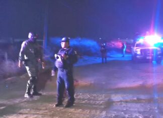 Rafaguean una vivienda y abandonan el cuerpo de un hombre decapitado, en la colonia Rancho Grande en Irapuato.