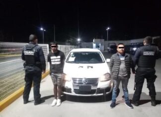 Policía de Celaya detiene a dos sujetos con armas de fuego.