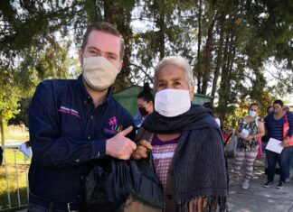 Pese a PANDEMIA de COVID 19, la administración municipal de Salvatierra continúa con los apoyos de programas sociales.