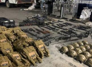 Aseguran arsenal, droga y vehículos en Comanja de Corona Jalisco.