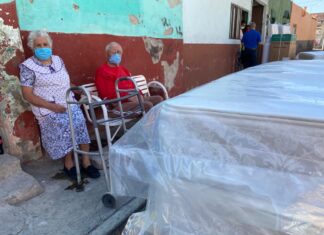 Entregan apoyos a familias Salvaterrenses afectadas por incendios e inundaciones.