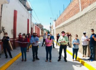 Inauguran pavimentación de la calle Naranjos en San Pedro de los Naranjos, en Salvatierra.